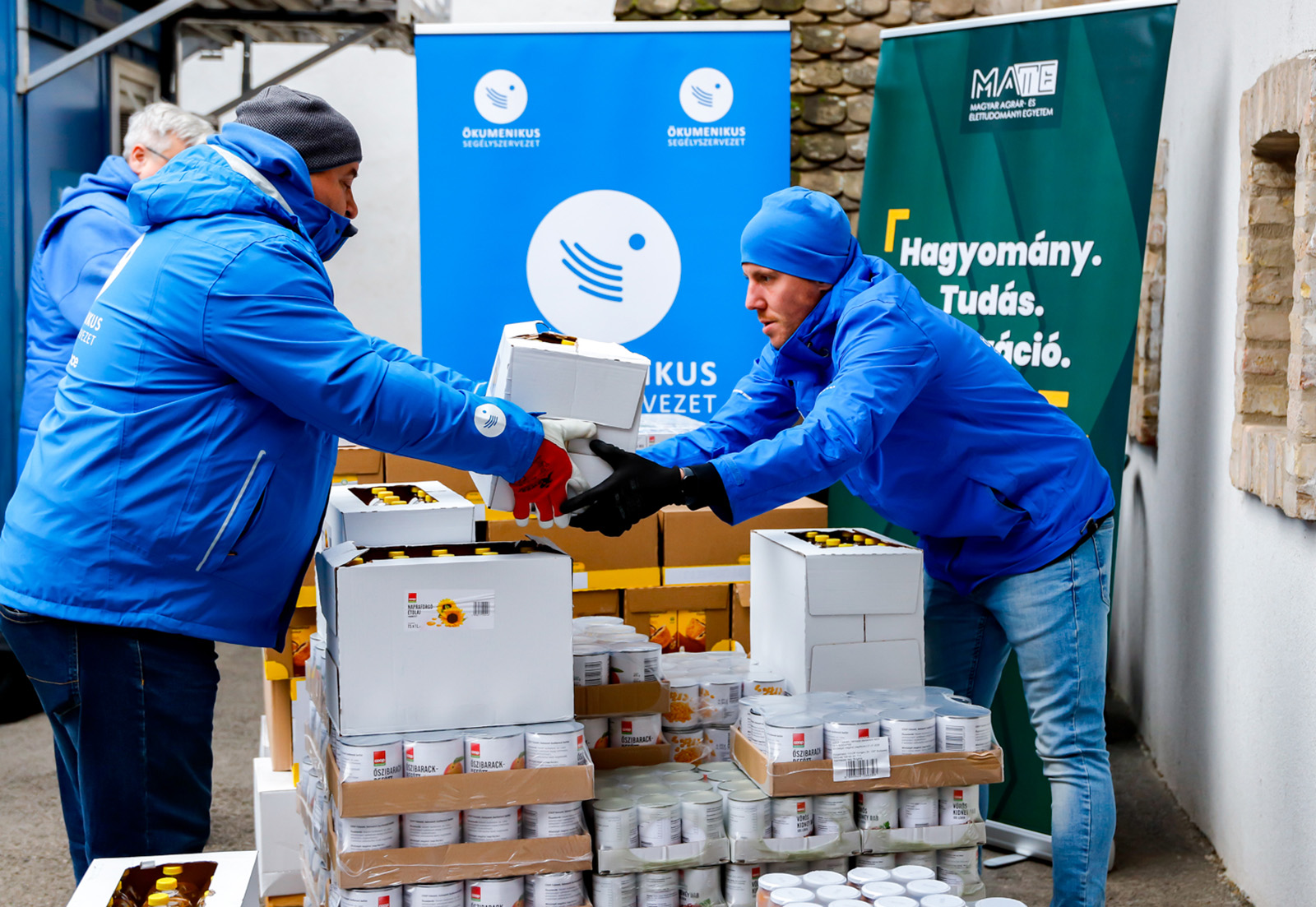 Az idén is 1,5 millió forint értékű karácsonyi adománnyal segíti a MATE a rászoruló családokat